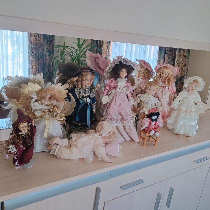 Poppen -Verzameling porseleinen poppen, Collections, Poupées, Poupée, Envoi