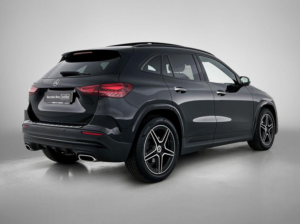 Mercedes-Benz GLA-klasse 180 AMG Line | Panoramisch Dak | Do, Stof, Gebruikt, 4 cilinders, 136 pk