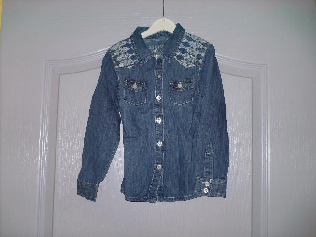 a vendre chemisier enfant, Enfants & Bébés, Vêtements enfant | Taille 110, 3 suisse, Chemise ou Chemisier, Comme neuf, Enlèvement