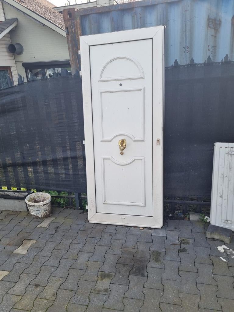 Kunststof deur, Ophalen