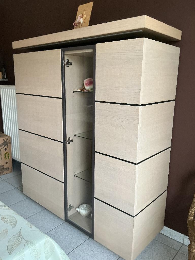 DRINGEND - GRATIS buffetkast, salontafel, TV meubel, Ophalen