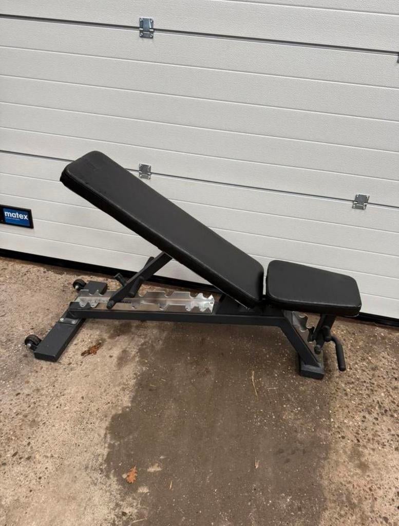 Crossmax Adjustable bench / Verstelbare halterbank, Sports & Fitness, Équipement de fitness, Utilisé, Autres types, Bras, Jambes