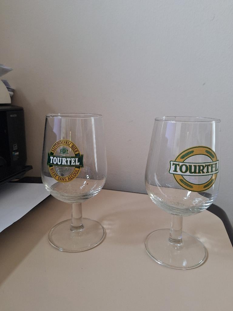 2 glazen tourtel bierglazen, Ophalen of Verzenden, Zo goed als nieuw, Glas of Glazen