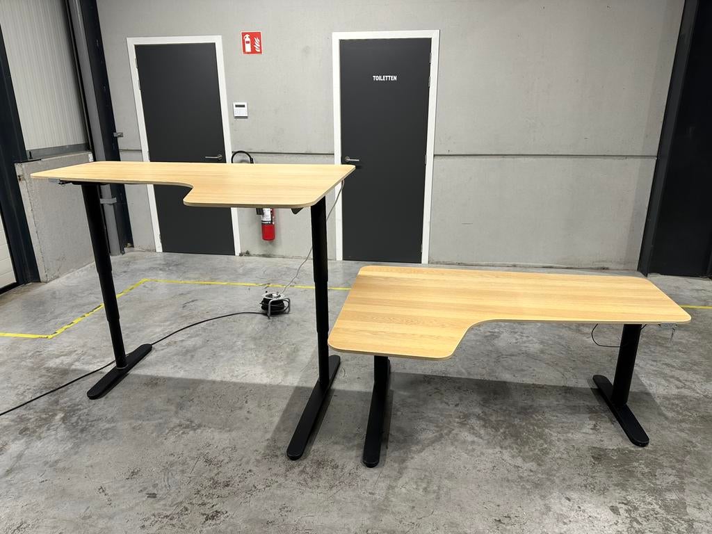 2 elektrisch verstelbare bureaus, Maison & Meubles, Bureaux, Enlèvement, Électrique, Utilisé