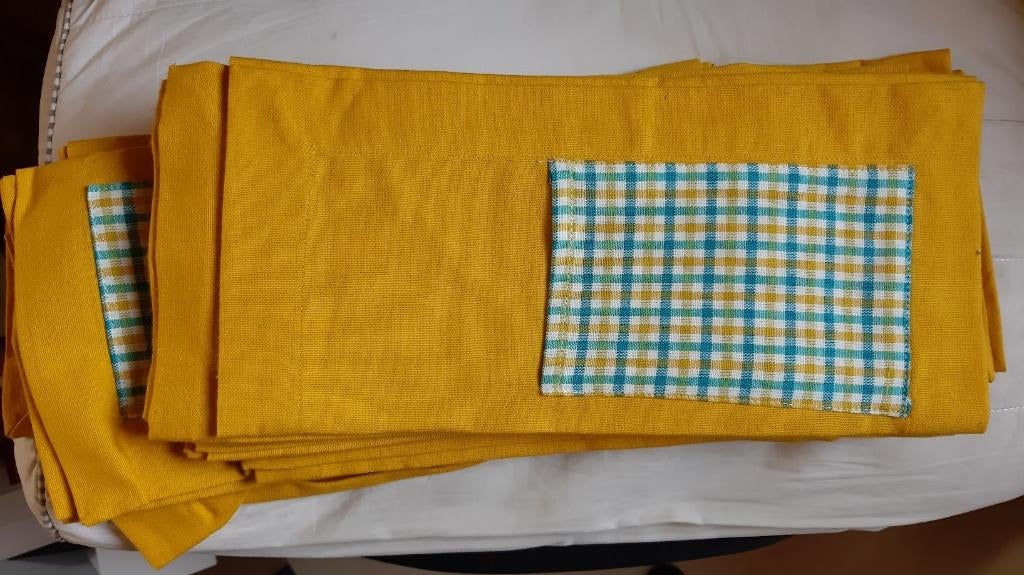 Sets de table en tissu safran joyeux, 14 pièces, neufs, Enlèvement ou Envoi, Neuf, Jaune, Set de table