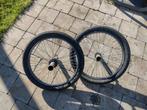 2 BMX wielen met studs ,banden nog perfect in orde 20 inch, Fietsen en Brommers, Ophalen