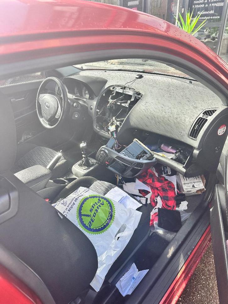 Kia Ceed 2009 - À vendre pour pièces / réparation, Autos : Pièces & Accessoires, Éclairage, Kia, Enlèvement