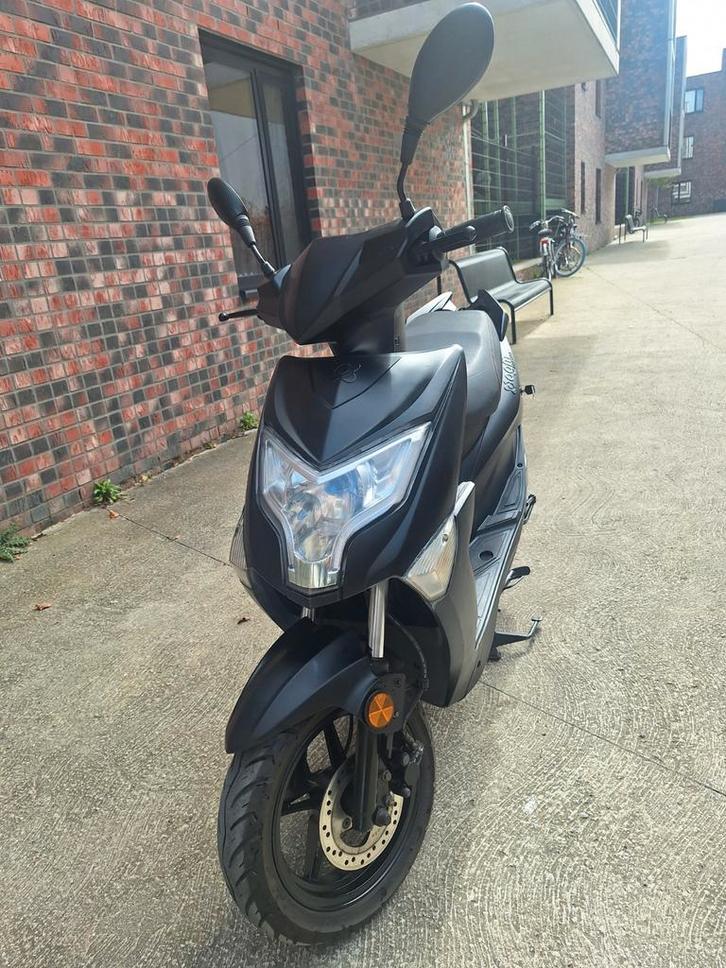 Te koop.
Agmbrash50.
A-klasse 25km zonder rijbewijs., Vélos & Vélomoteurs, Vélomoteurs & Scooters bridés, Essence, Enlèvement ou Envoi