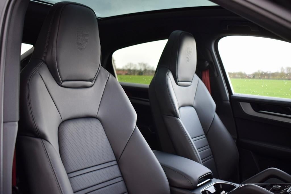 Porsche Cayenne Coupé E-Hybrid, NEW/SportDsign/HDmtrx/Pssngr, Auto's, Automaat, Cayenne, 2995 cc, Zwart