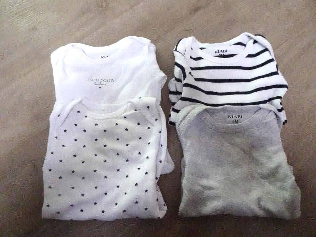 4 barboteuses (Kiabi) 3 mois - Taille 56-62, Kiabi, Garçon ou Fille, Enlèvement ou Envoi, Costume