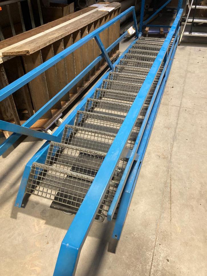 trap blauw STOW 2 leuningen, Doe-het-zelf en Bouw, Ladders en Trappen, Gebruikt, Trap, Ophalen