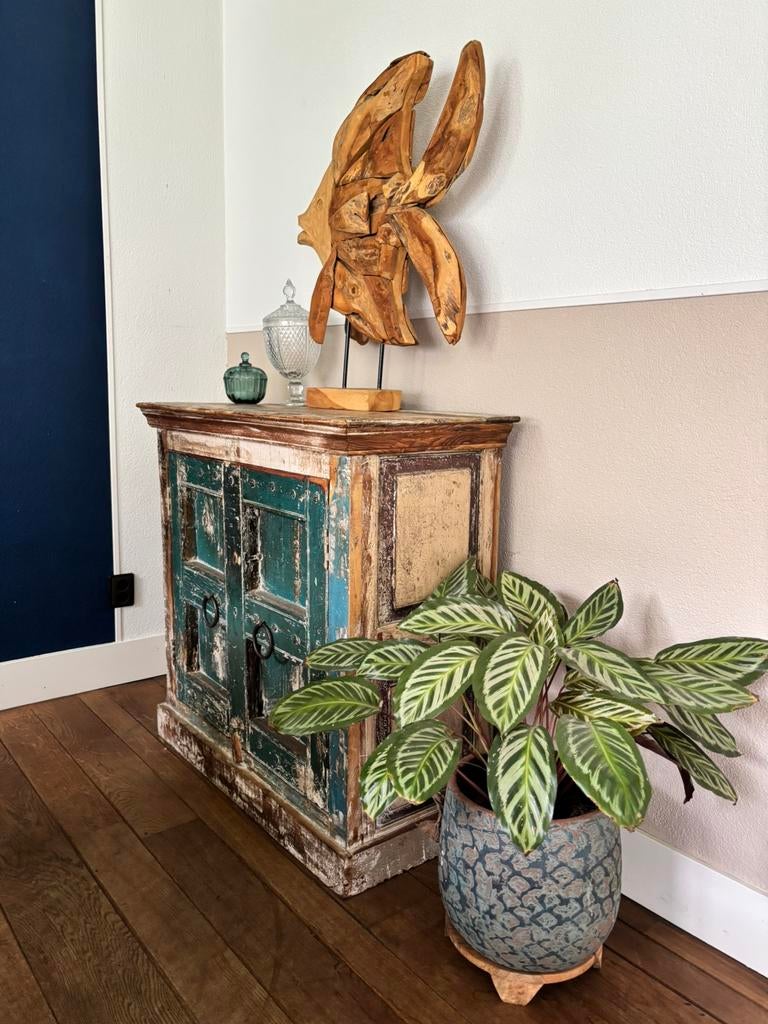 Indonesische kast van massief hout, Ophalen, Met deur(en), 50 tot 100 cm, Zo goed als nieuw