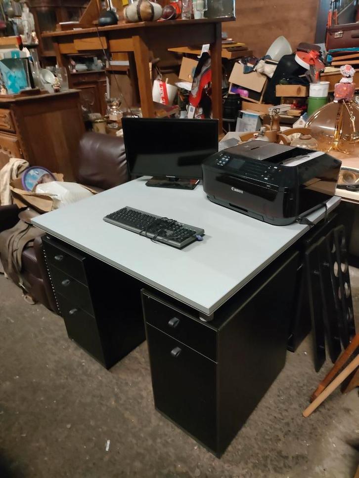 Bureau et divers accessoires, Maison & Meubles, Bureaux, Bureau, Enlèvement
