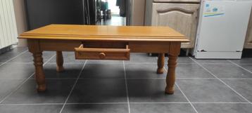 Table de salon en bois  beschikbaar voor biedingen