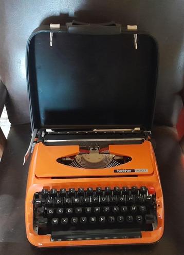 Machine a écrire vintage  beschikbaar voor biedingen