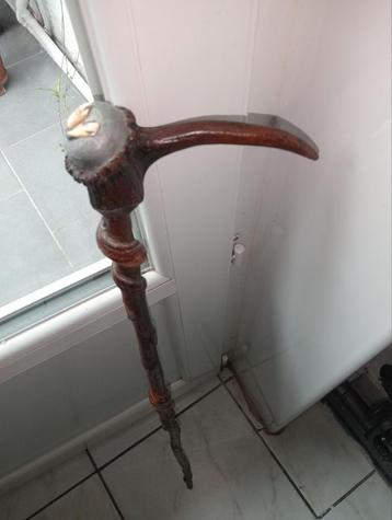 Kronkelige wandelstok 90,5 cm beschikbaar voor biedingen