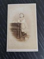 Leuke oude belgische fotokaart / CVD klein meisje op stoel, Photo, Enfant, Avant 1940, Enlèvement ou Envoi