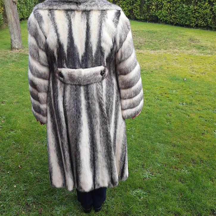 MANTEAU EN VISON KOH-I-NOOR *36/38* COMME NEUF *Qualité SAGA, Vêtements | Femmes, Vestes | Hiver, Comme neuf, Taille 36 (S), Blanc