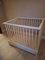 Witte box te koop, merk PERICLES MET MATRAS, Kinderen en Baby's, Babyparken, Ophalen, Zo goed als nieuw, Wieltjes