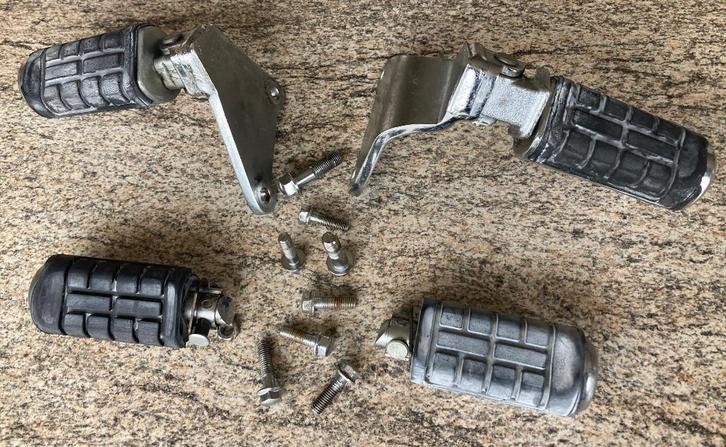 Originele set voetsteunen voor & achter Honda Shadow VT1100, Motoren, Onderdelen | Honda, Gebruikt, Ophalen of Verzenden
