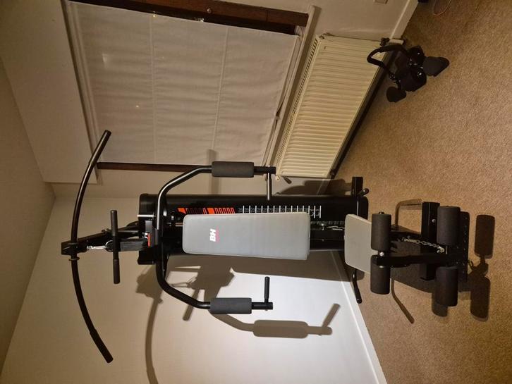 ️‍️ Multifunctioneel Fitness Home Gym – BH Fitness, Sport en Fitness, Fitnessapparatuur, Zo goed als nieuw, Krachtstation, Benen