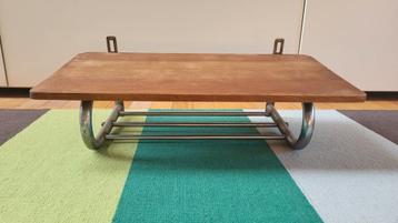 Vintage Bauhaus stijl kapstok / wandrek beschikbaar voor biedingen