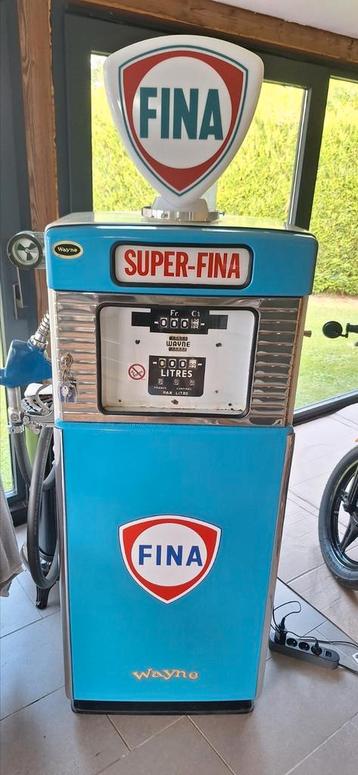 Pompe vintage SUPER FINA  beschikbaar voor biedingen