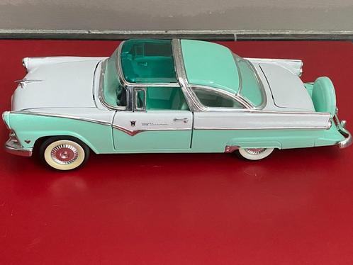 Ford Fairlane - Crown Victoria 1955 - Schaal 1/18, Hobby en Vrije tijd, Modelauto's | 1:18, Zo goed als nieuw, Auto, Ophalen of Verzenden