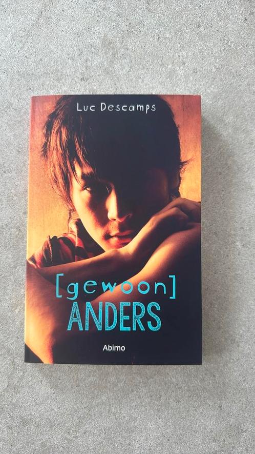 Descamps Luc - Gewoon anders (gesigneerd), Boeken, Kinderboeken | Jeugd | 13 jaar en ouder, Zo goed als nieuw, Ophalen of Verzenden