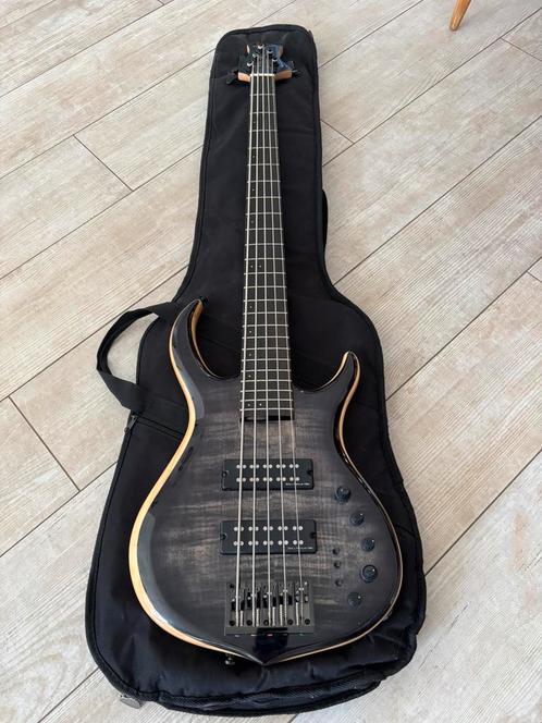 Marcus Miller M7 Swamp Ash 5 string, Muziek en Instrumenten, Snaarinstrumenten | Gitaren | Bas, Zo goed als nieuw, Ophalen