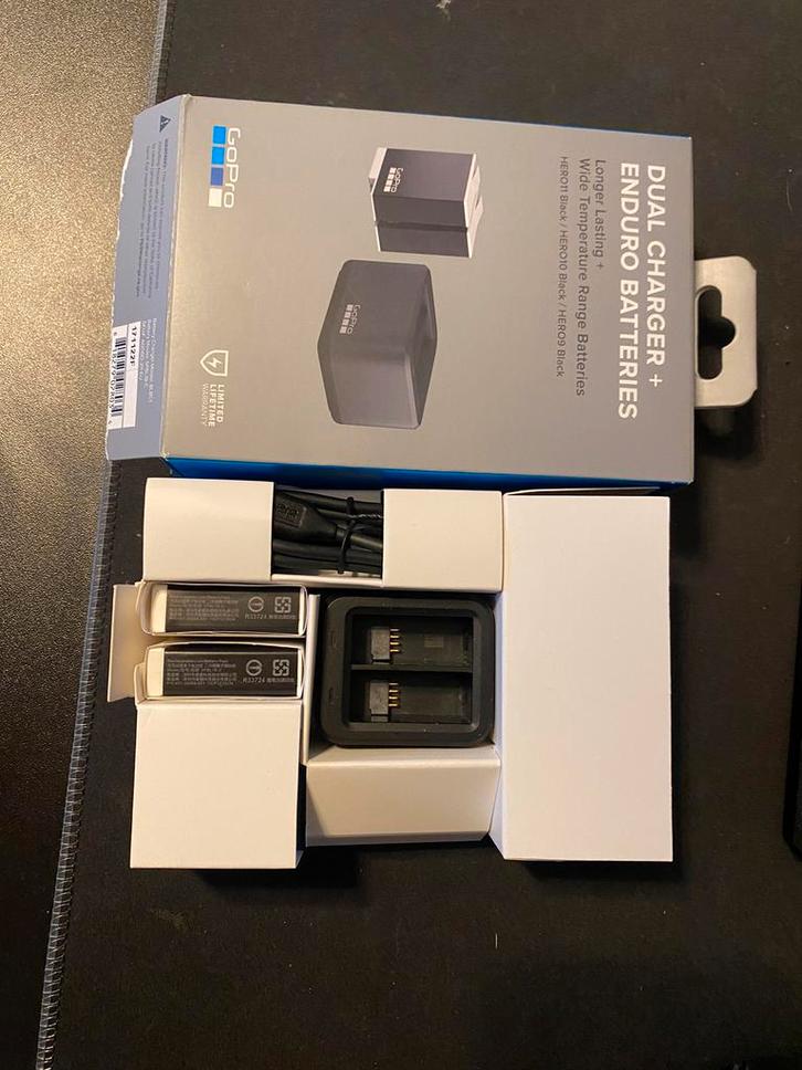Gopro dual charger + 3 enduro batterijen, Audio, Tv en Foto, Accu's en Batterijen, Zo goed als nieuw, Ophalen of Verzenden
