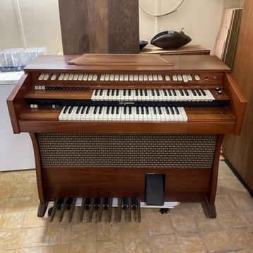 Elektrisch orgel beschikbaar voor biedingen