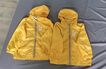 Regenjasje geel maat 122/128 beschikbaar voor biedingen