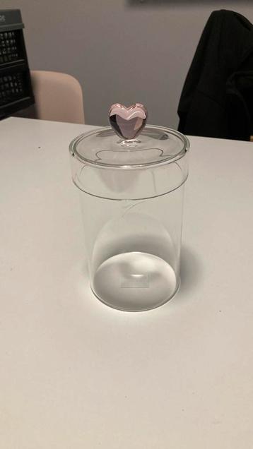 Glazen potje met hartje  beschikbaar voor biedingen