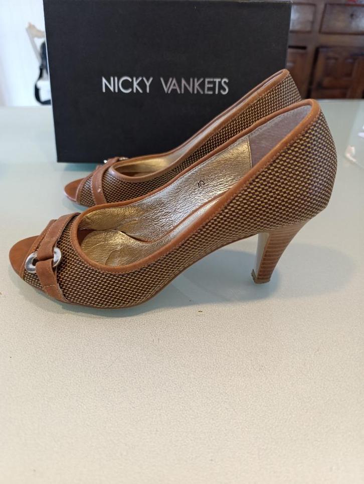 Nicky Vankets Pumps maat 40 in zeer goede staat, Kleding | Dames, Overige Dameskleding, Zo goed als nieuw, Ophalen of Verzenden