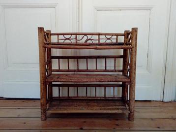 Vintage art nouveau rekje beschikbaar voor biedingen