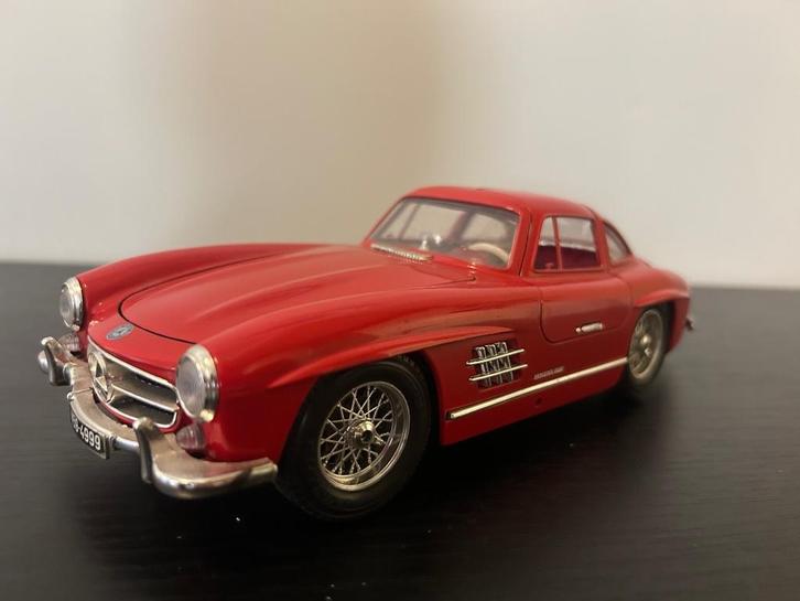 Bburago 1/18 Mercedes 300 SL, Hobby en Vrije tijd, Modelauto's | 1:18, Zo goed als nieuw, Auto, Burago, Ophalen of Verzenden