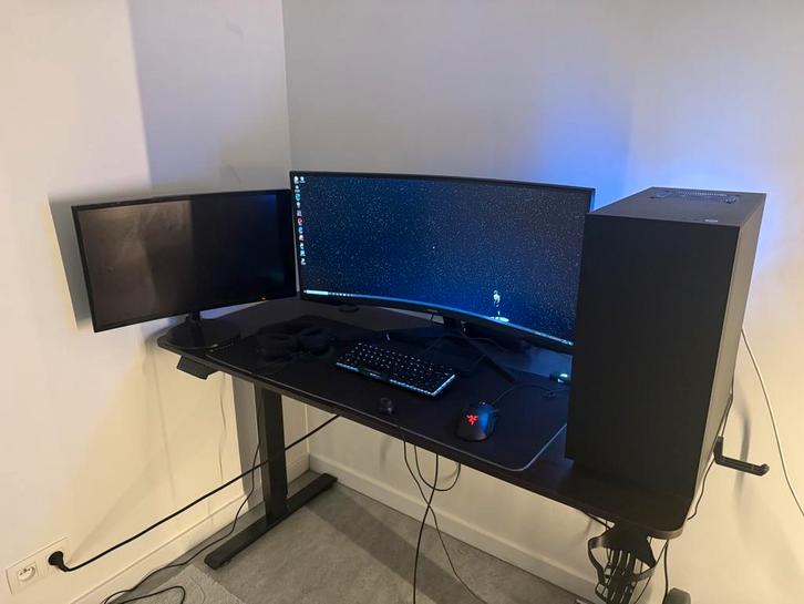 Volledige Gaming Set Up ZIE BESCHRIJVING, Games en Spelcomputers, Games | Pc, Zo goed als nieuw, Ophalen of Verzenden