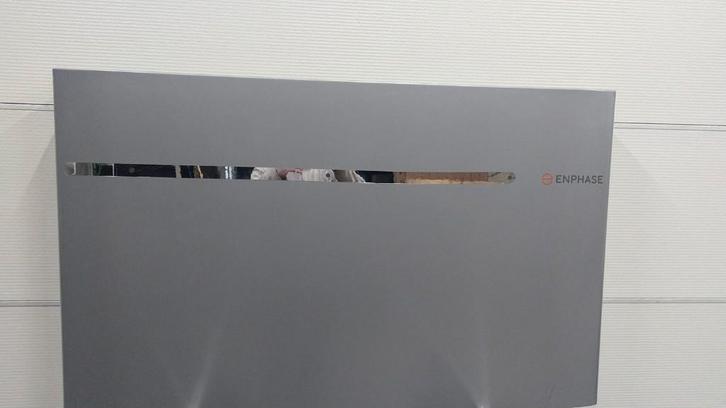 thuisbatterij Enphase 10Ttm all-in-one, Doe-het-zelf en Bouw, Zonnepanelen en Toebehoren, Zo goed als nieuw, Compleet systeem