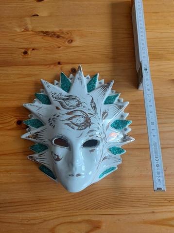 decoratief masker  beschikbaar voor biedingen