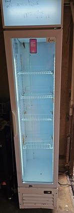 Smalle drankenfrigo, Ophalen