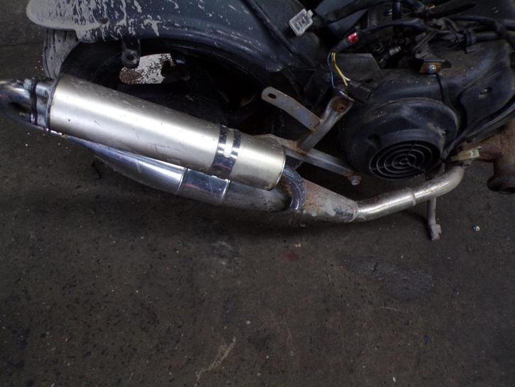 Pot de détente Sym 50cc LP/13731, Fietsen en Brommers, Brommeronderdelen | Scooters, Gebruikt, SYM, Uitlaat, Ophalen of Verzenden