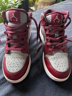 Air Jordan 1 Mid Cherrywood Red, Envoi, Comme neuf, Chaussures