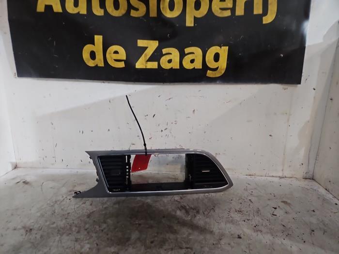 Cadre radio d'un Seat Leon, Autos : Pièces & Accessoires, Tableau de bord & Interrupteurs, Seat, Utilisé, 3 mois de garantie, Enlèvement ou Envoi