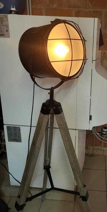 Lampe Projecteur  beschikbaar voor biedingen