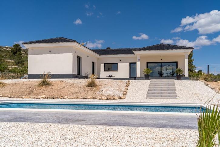 CCP103 - Nieuwgebouwde Luxe Villa met 4 Slaapkamers en 3 Bad, Immo, Buitenland, Spanje, Woonhuis, Landelijk