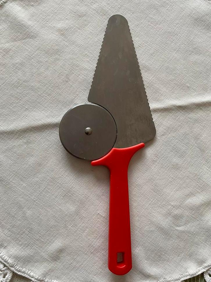 Coupe-pizza / roue à pizza  en acier inoxydable, Maison & Meubles, Cuisine | Casseroles & Poêles