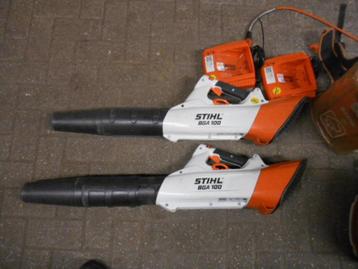 Stihl 2 x BGA bladblazers met accu en lader, Enlèvement, Utilisé, Batterie, Porté à la main