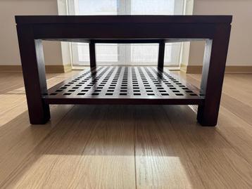 Salontafel van hout en glas beschikbaar voor biedingen