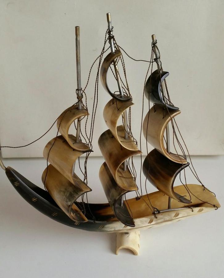 Zeilschip van hoorn handgemaakt, Verzamelen, Scheepvaart, Gebruikt, Schaalmodel, Zeilboot, Ophalen